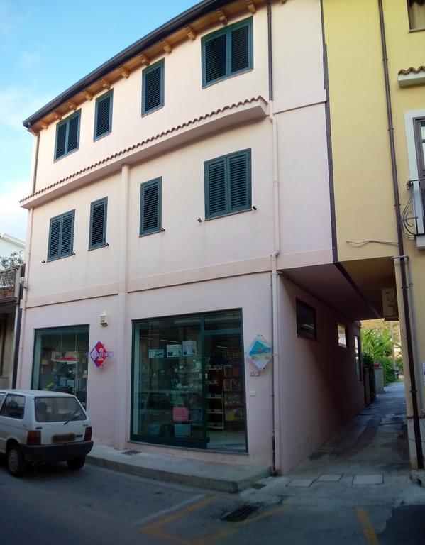 Appartamenti Vacanze Mareemare Capo dʼOrlando エクステリア 写真