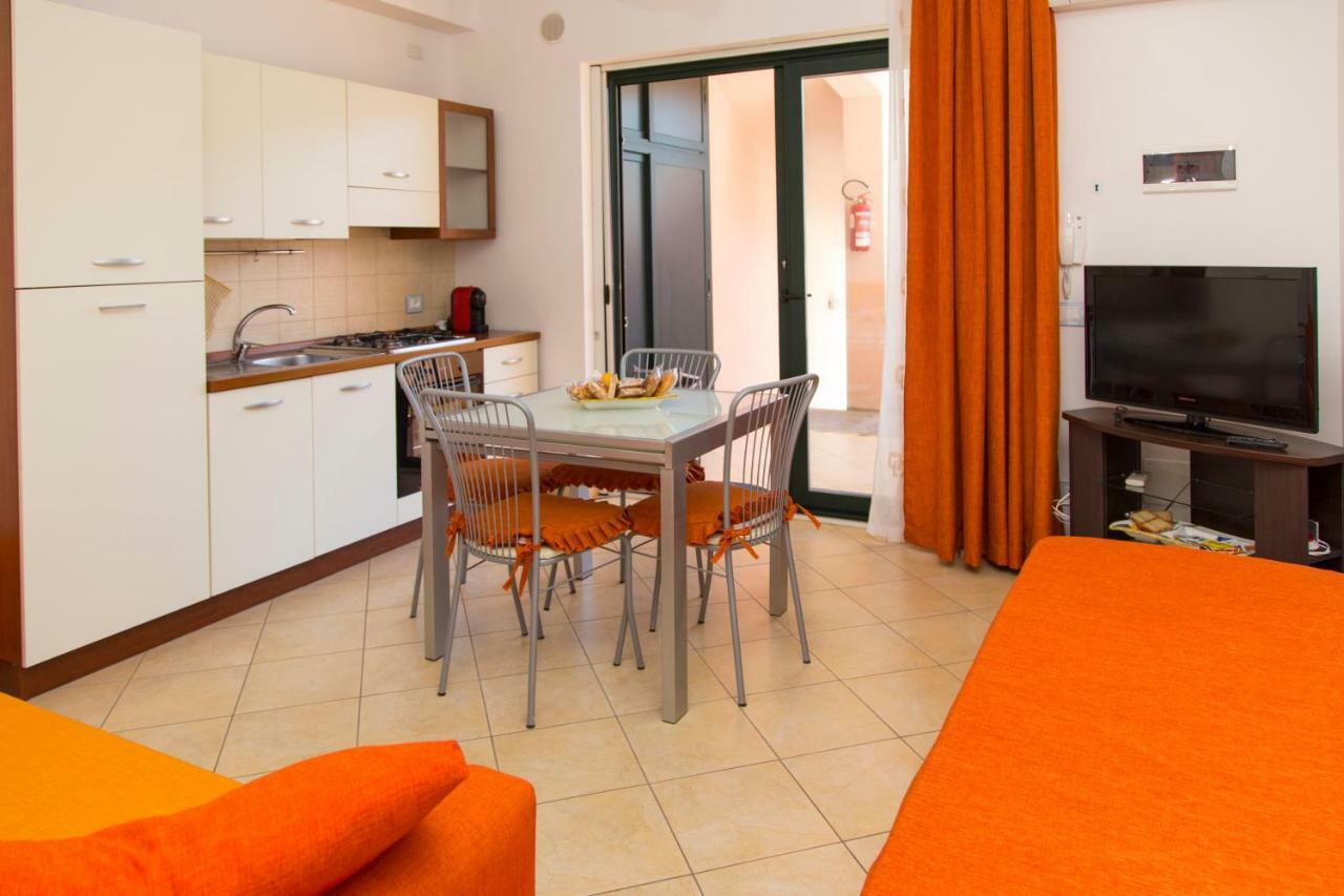 Appartamenti Vacanze Mareemare Capo dʼOrlando エクステリア 写真