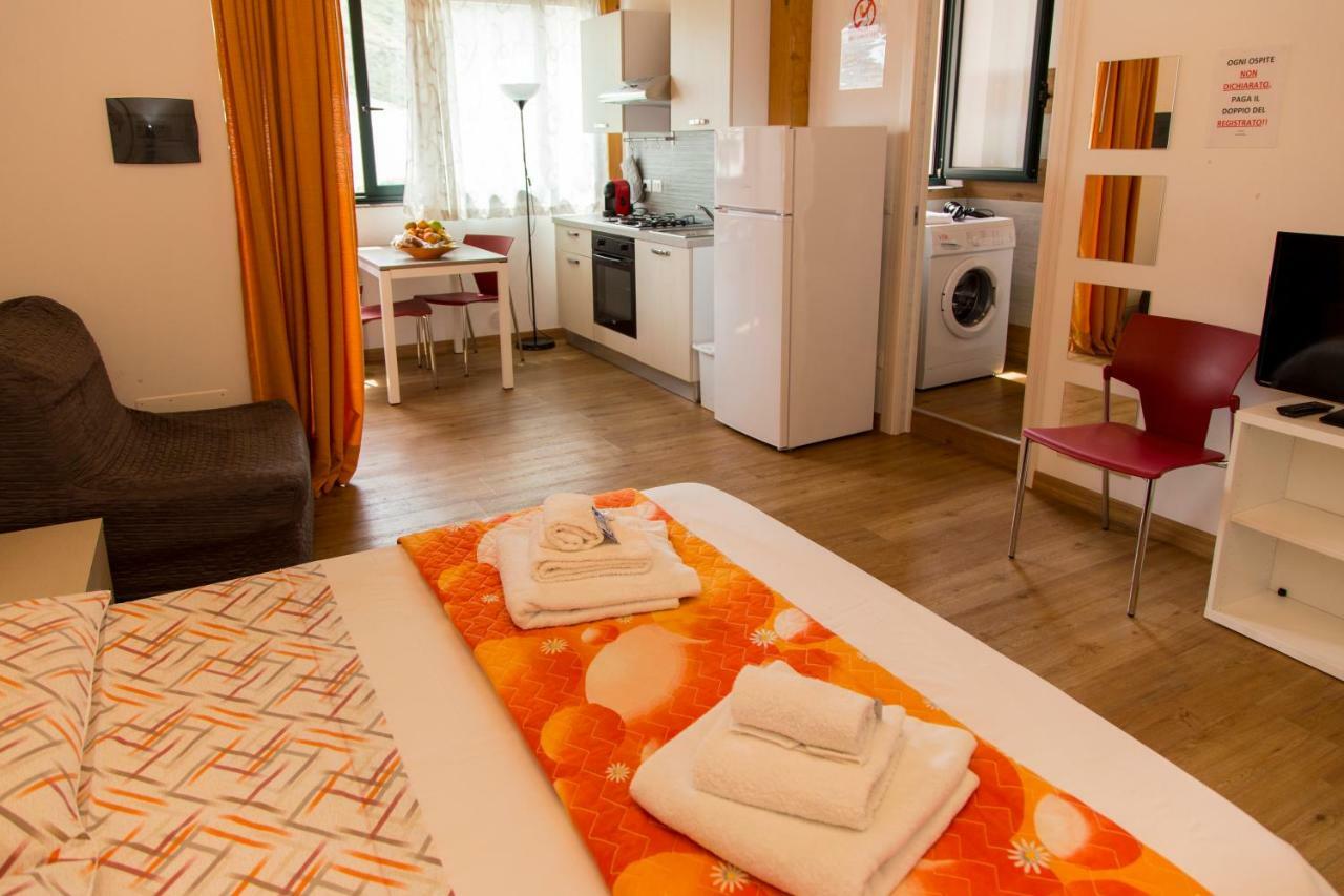 Appartamenti Vacanze Mareemare Capo dʼOrlando エクステリア 写真